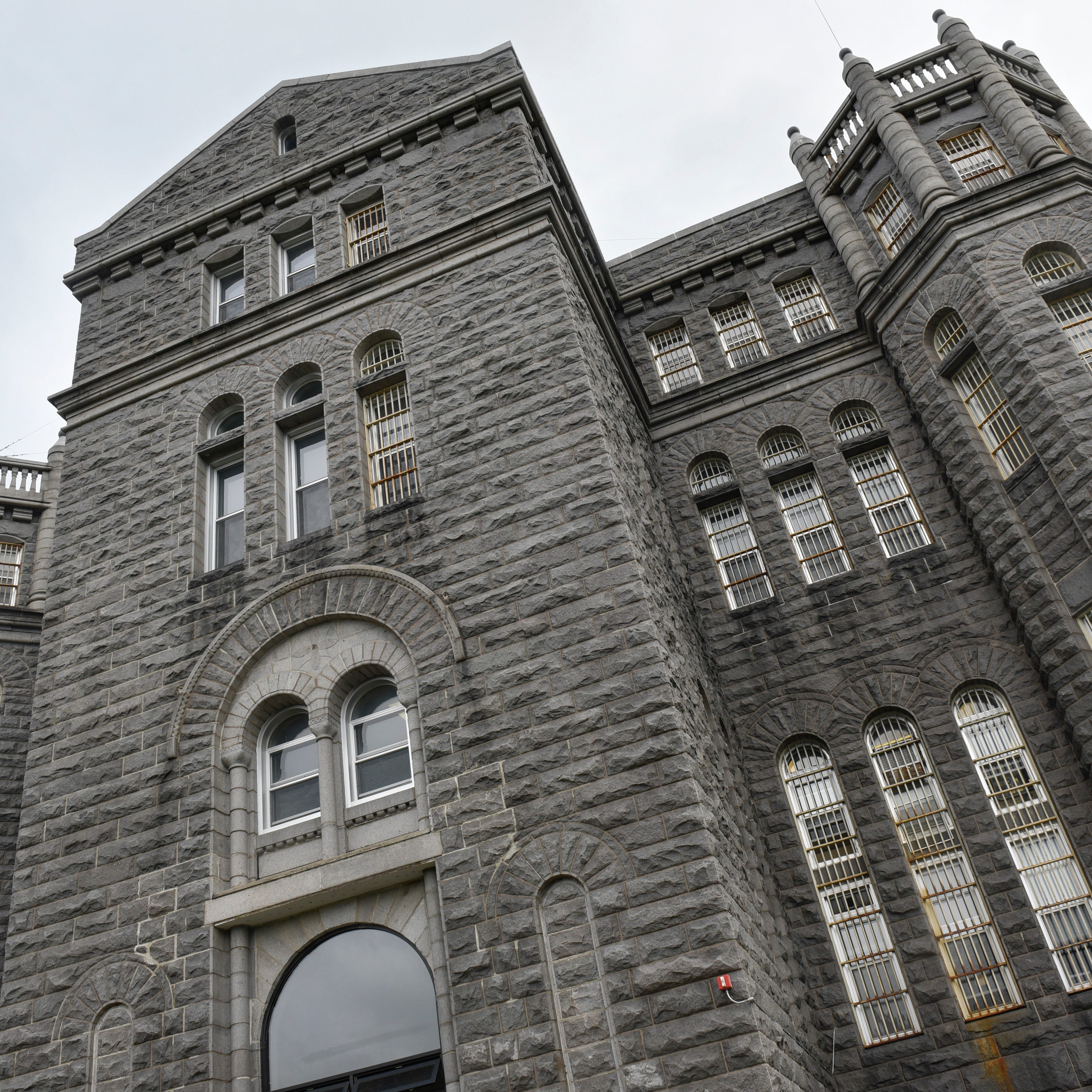 Minnesota Prison System Organizes Fight Against Covid 19