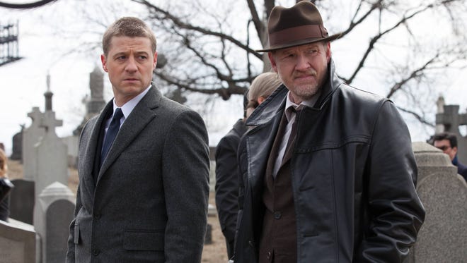 Ben McKenzie and Donal Logue in a scene from "Gotham."
