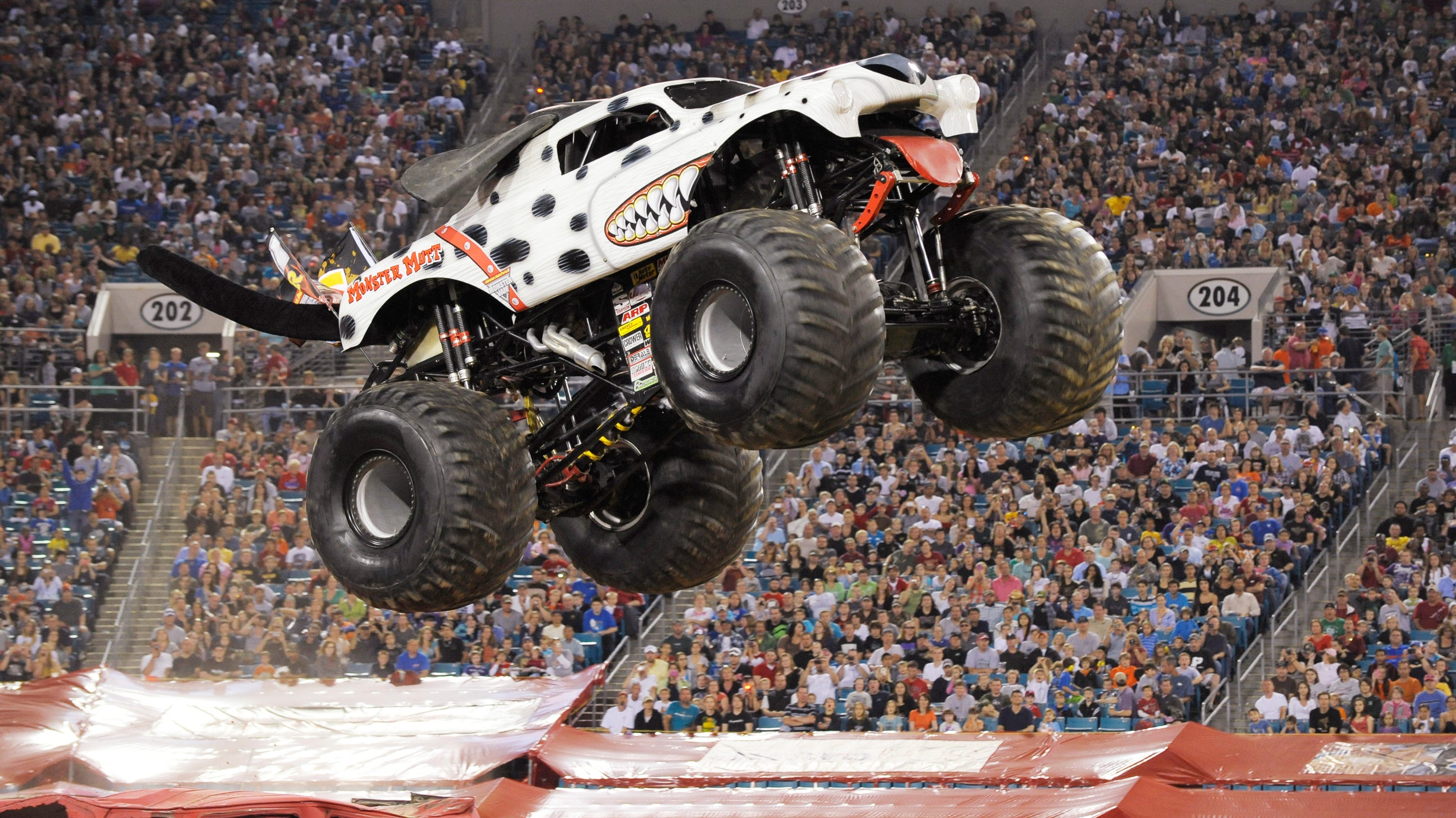 Monster Jam returns to MetLife Stadium