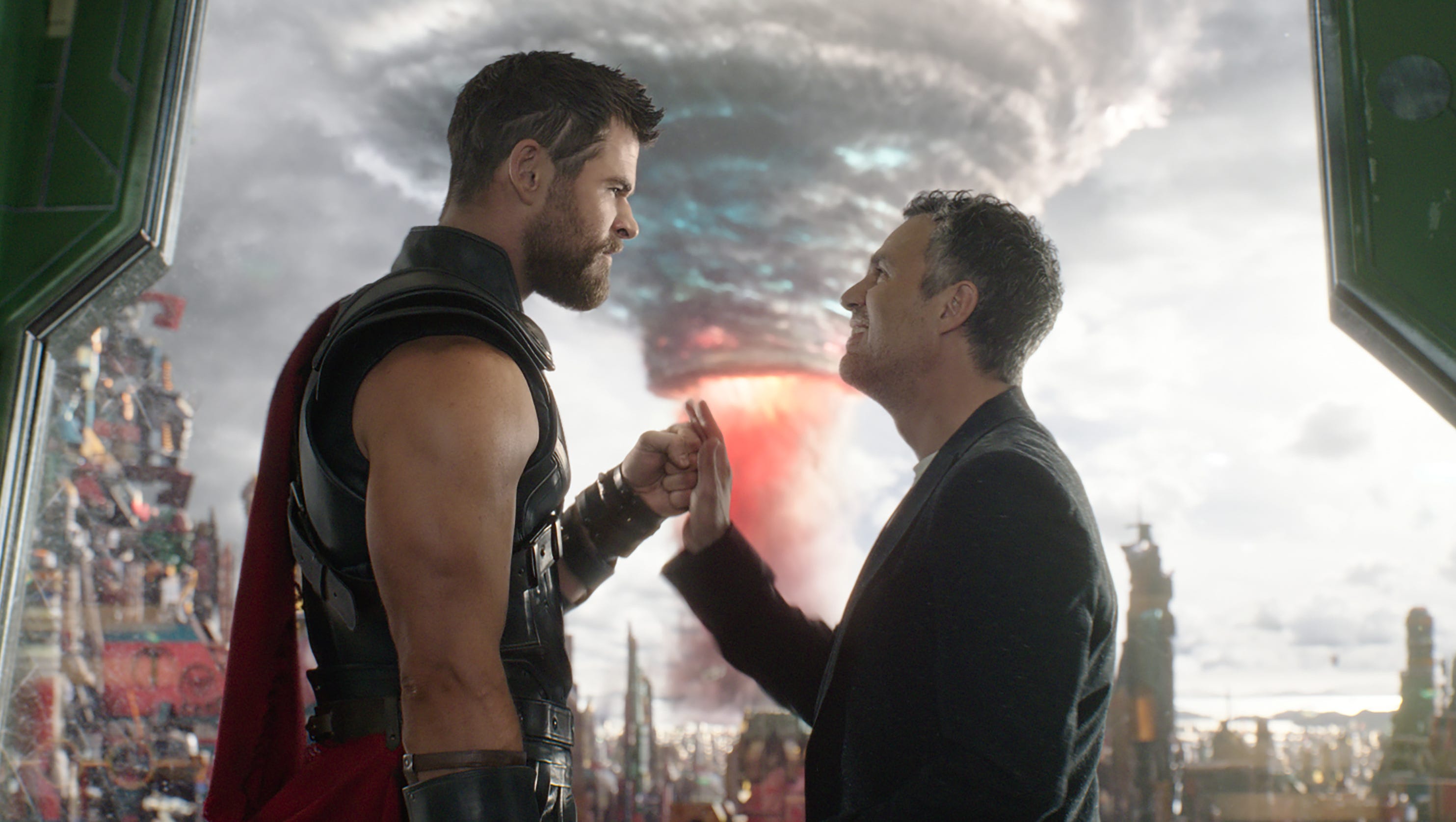 Thor Ragnarok What S With The Short Hair On Chris Hemsworth