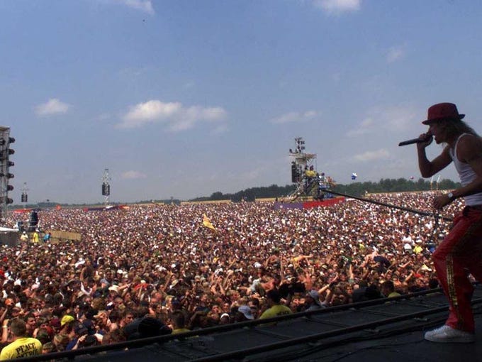 Вудсток 99. Woodstock 99 crowd. Woodstock 99 Whrist.