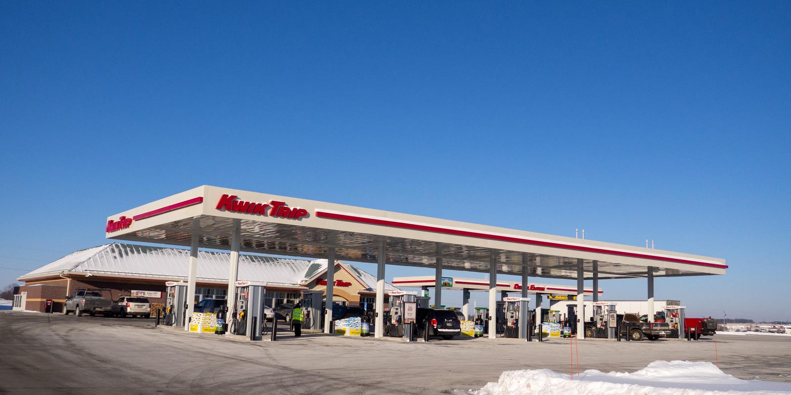 New Kwik Trip opens in Marshfield