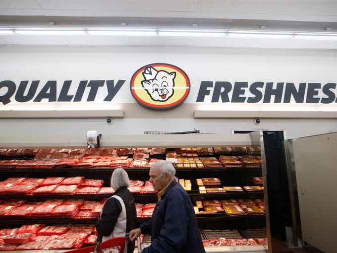 Piggly Wiggly opens to grand fanfare