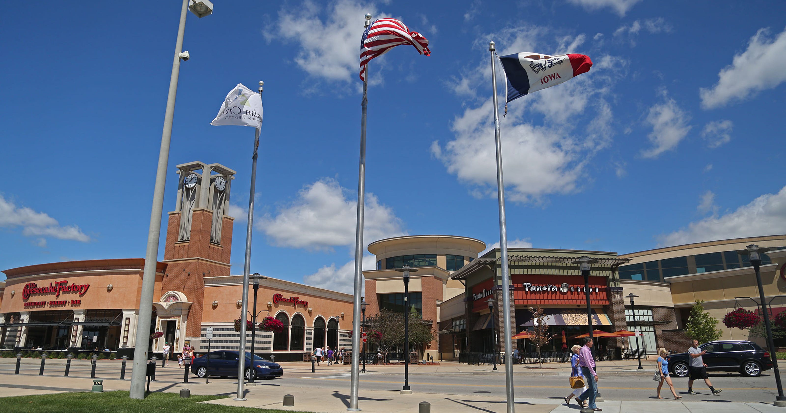 Jordan Creek mall seeks fresh feel on 10th anniversary