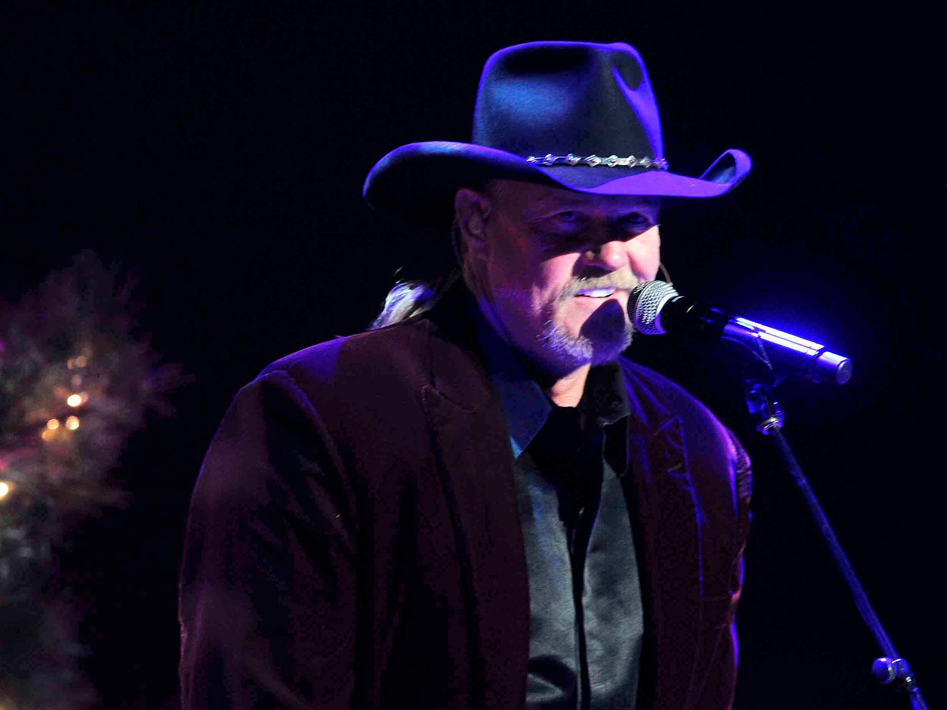 Trace Adkins performs his Christmas Concert in Nashville