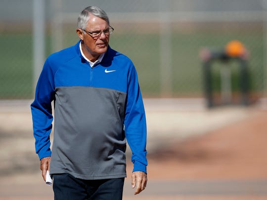 Former Reds manager Lou Piniella arrives at the back