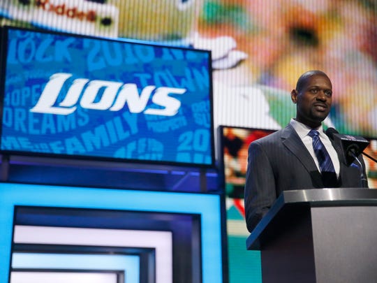 Former NFL player Herman Moore announces that the Detroit Lions selects Alabamau2019s Reggie Ragland as the 46th pick in the second round of the 2016 NFL football draft, Friday, April 29, 2016, in Chicago. (AP Photo/Charles Rex Arbogast)