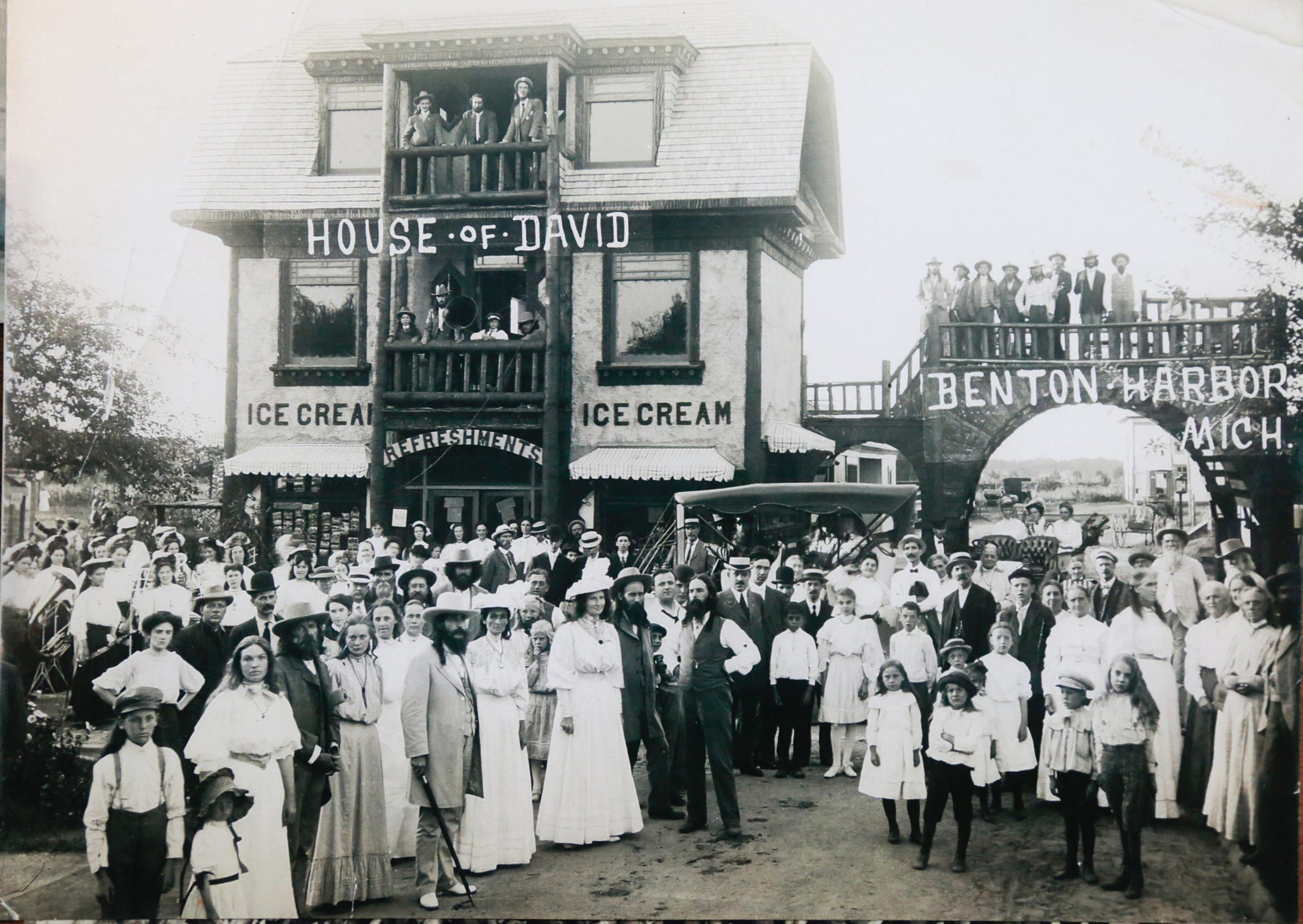 David cult destroyed by sex scandal