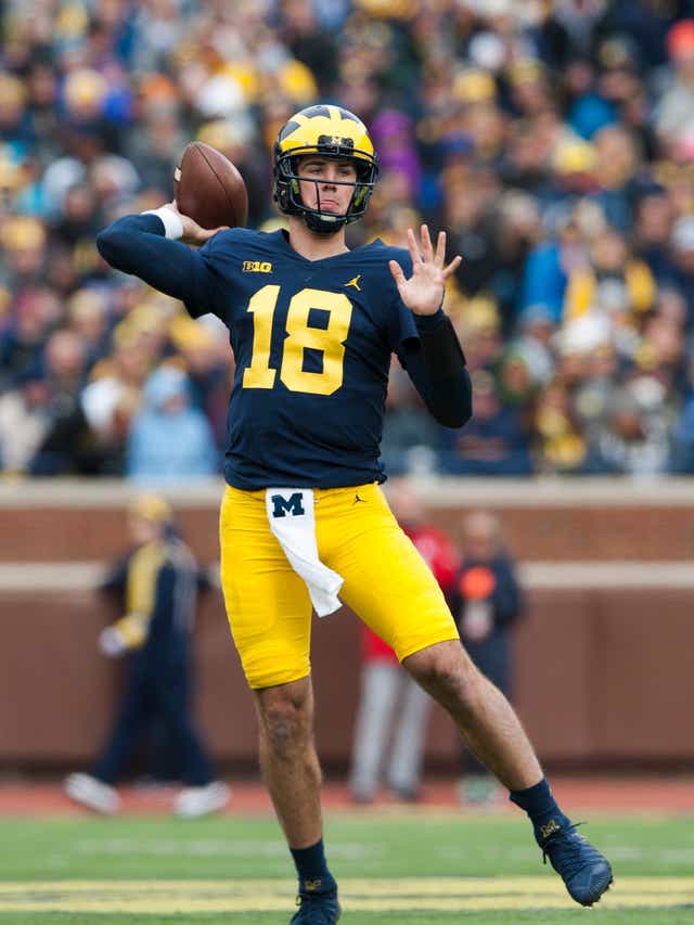Niyo Michigan S Heavy Burden Has Extra Weight Vs Wisconsin