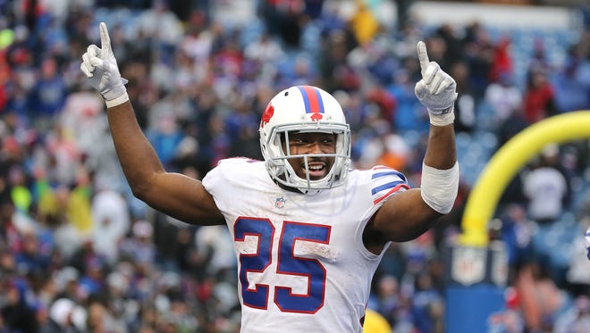 LeSean McCoy celebrates his 48-yard touchdown run in the 4th-quarter to seal a 34-14 win over Oakland. 