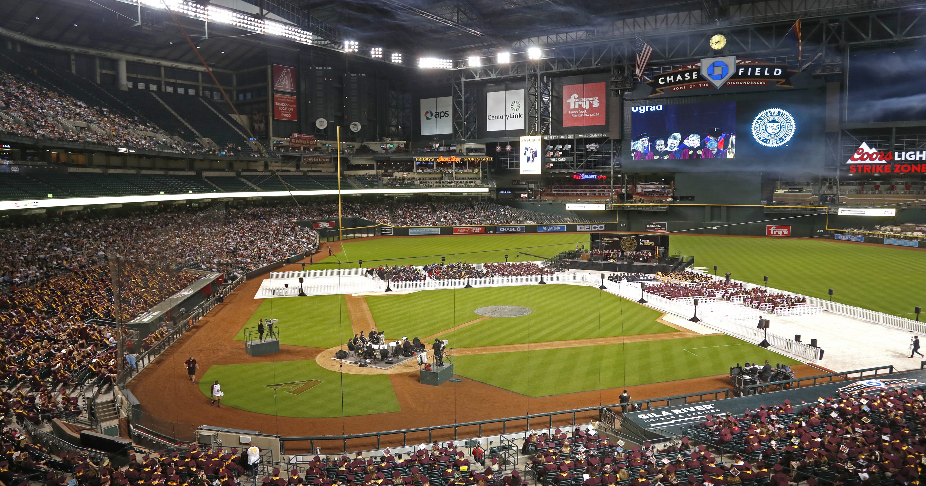 Arizona Diamondbacks stadium County approves Chase Field out clause