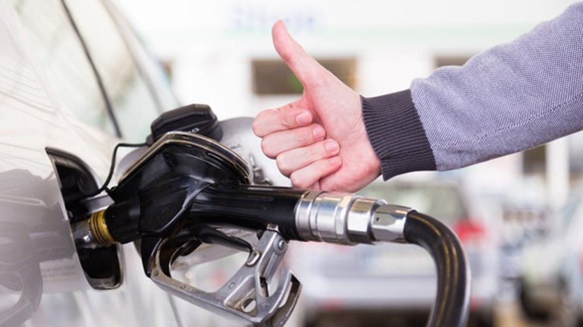 Gas Prices To Likely Drop This Fall Aaa Says But Beware Hurricanes