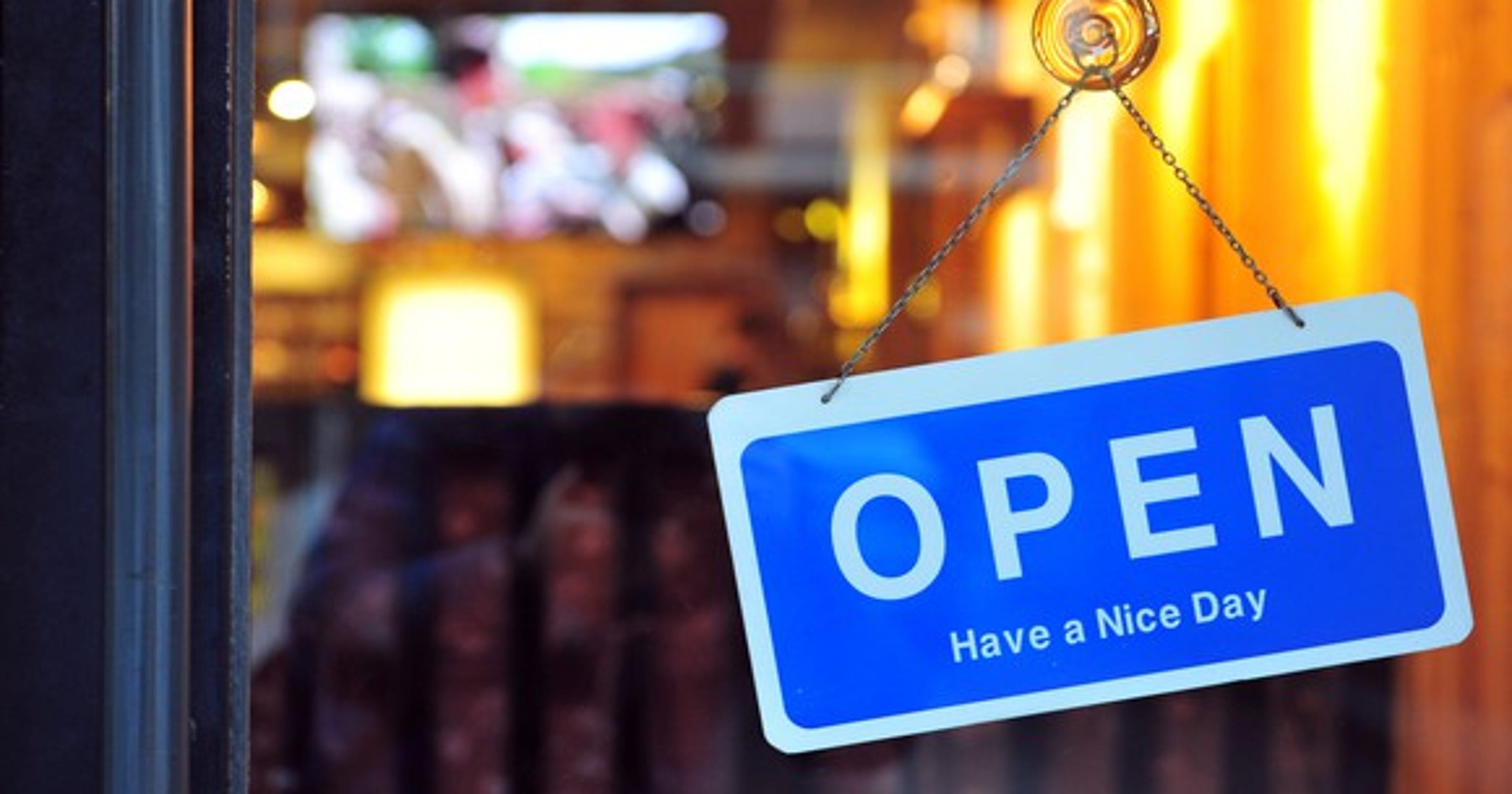 teaming up 3 ways small businesses can be stronger working together