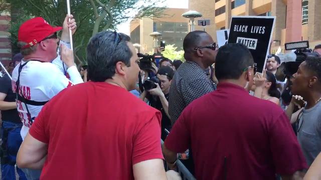 Trump rally in downtown Phoenix: Supporters, protesters meet at convention center