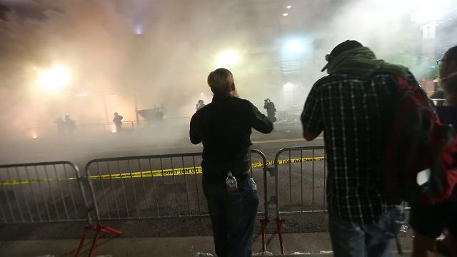 Gas deployed at Trump rally in Phoenix