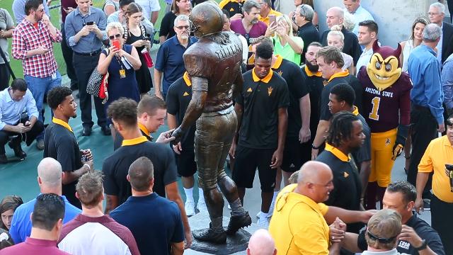 ASU unveils Pat Tillman statue