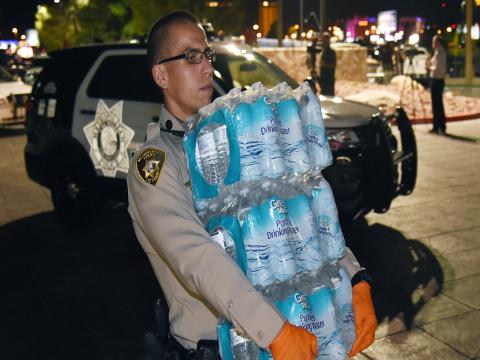 #VegasStrong: Kindness abounds after Las Vegas shooting