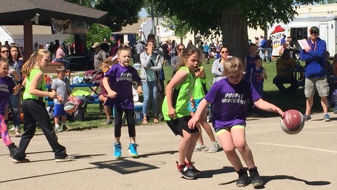 Volunteers are needed for the annual Spring Fling Hoop Thing in Great Falls on June 1.