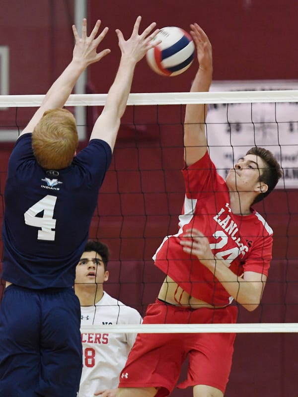 Fair Lawn volleyball opens season on 25-23, 25-18 win over Bergenfield