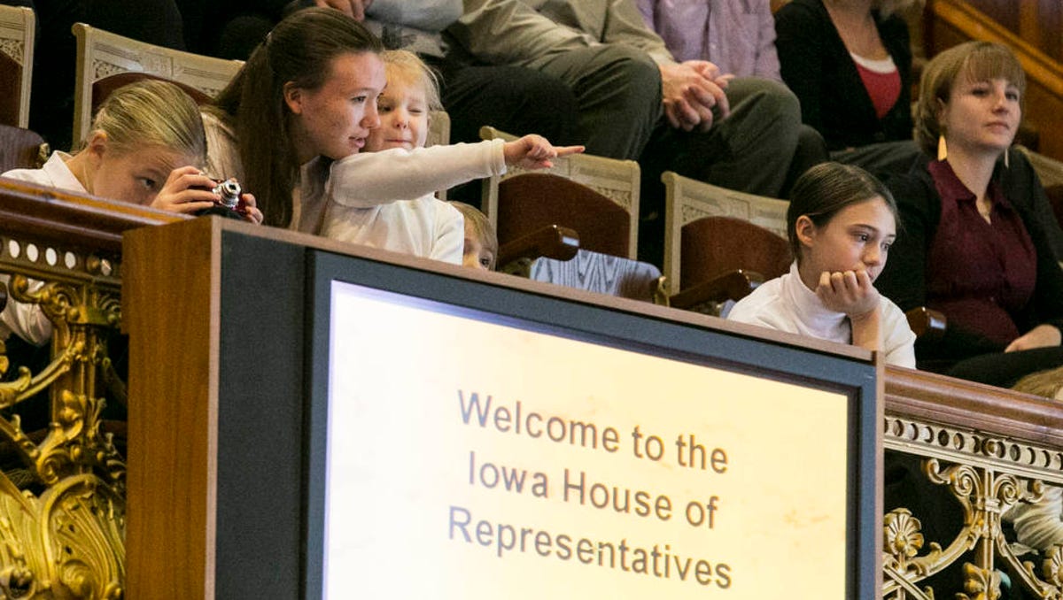 Iowa’s top leaders need to quit treating reporters as obstacles