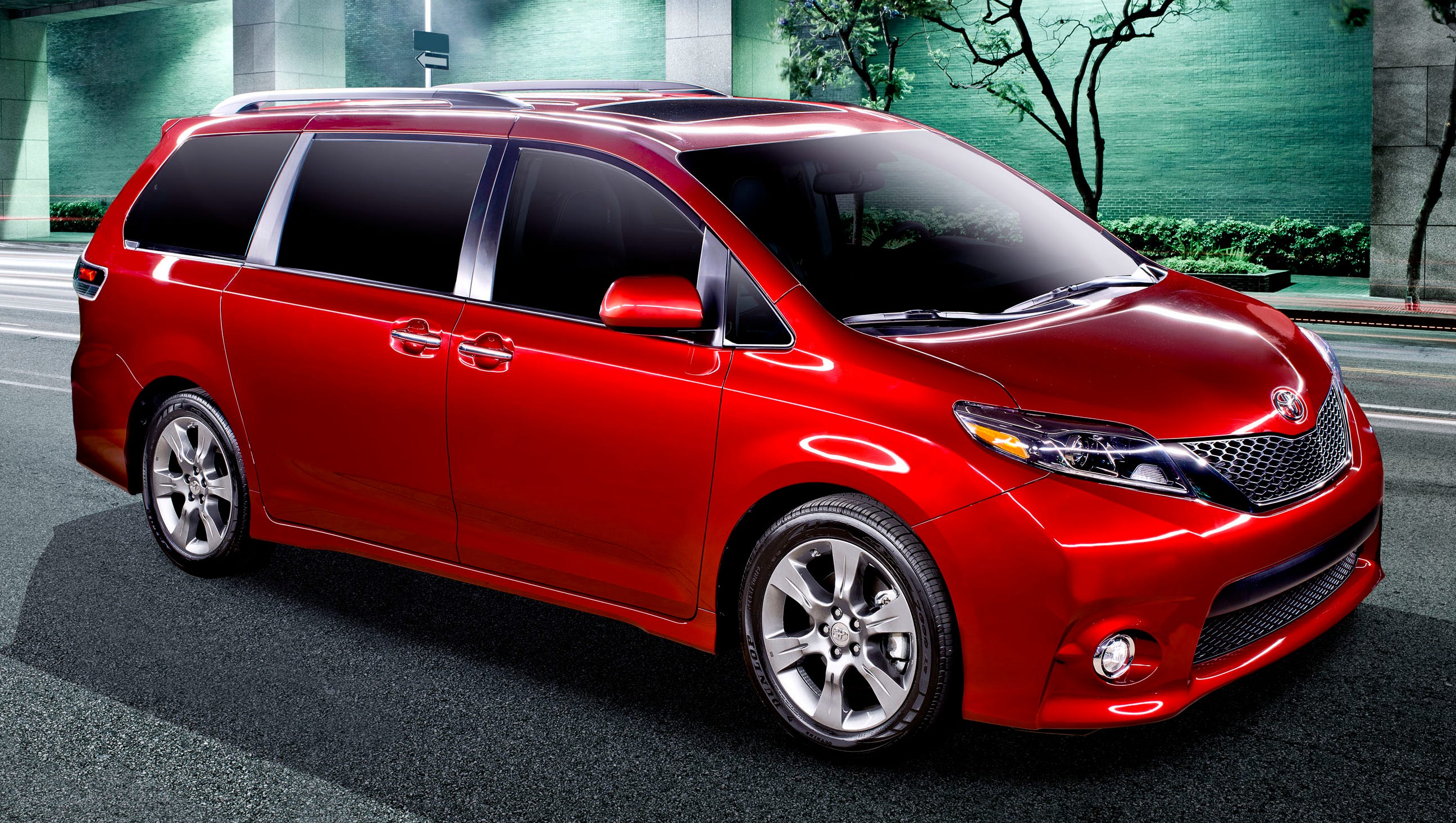 Toyota Sienna price jumps 1,680 for 2015 model