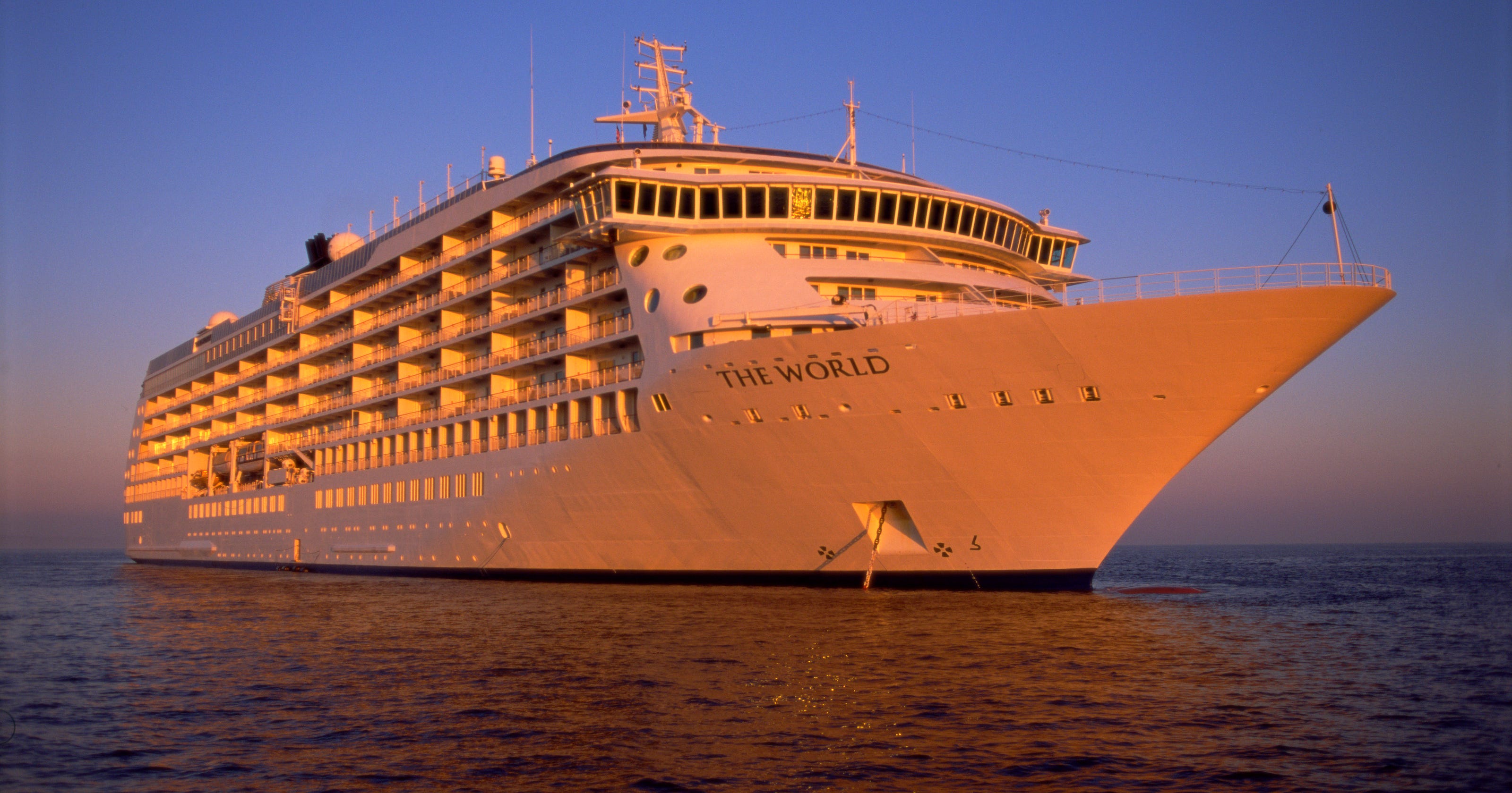 People pay 7M to live on world's largest ship