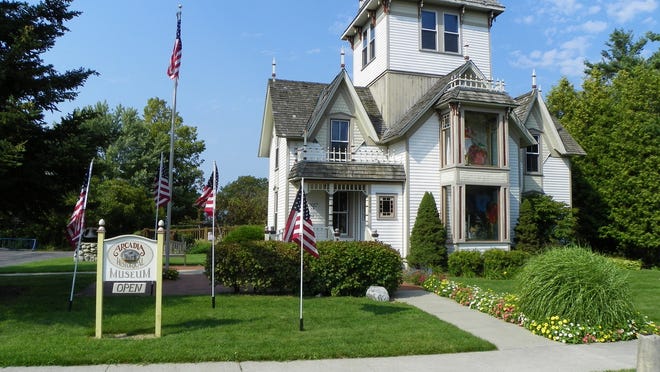 
The home of the Arcadia Historical Museum, this Victorian house was moved to its current site in 1994, where volunteers began renovating the 1884 structure. It opened in  2000 with three floors of exhibits. 
