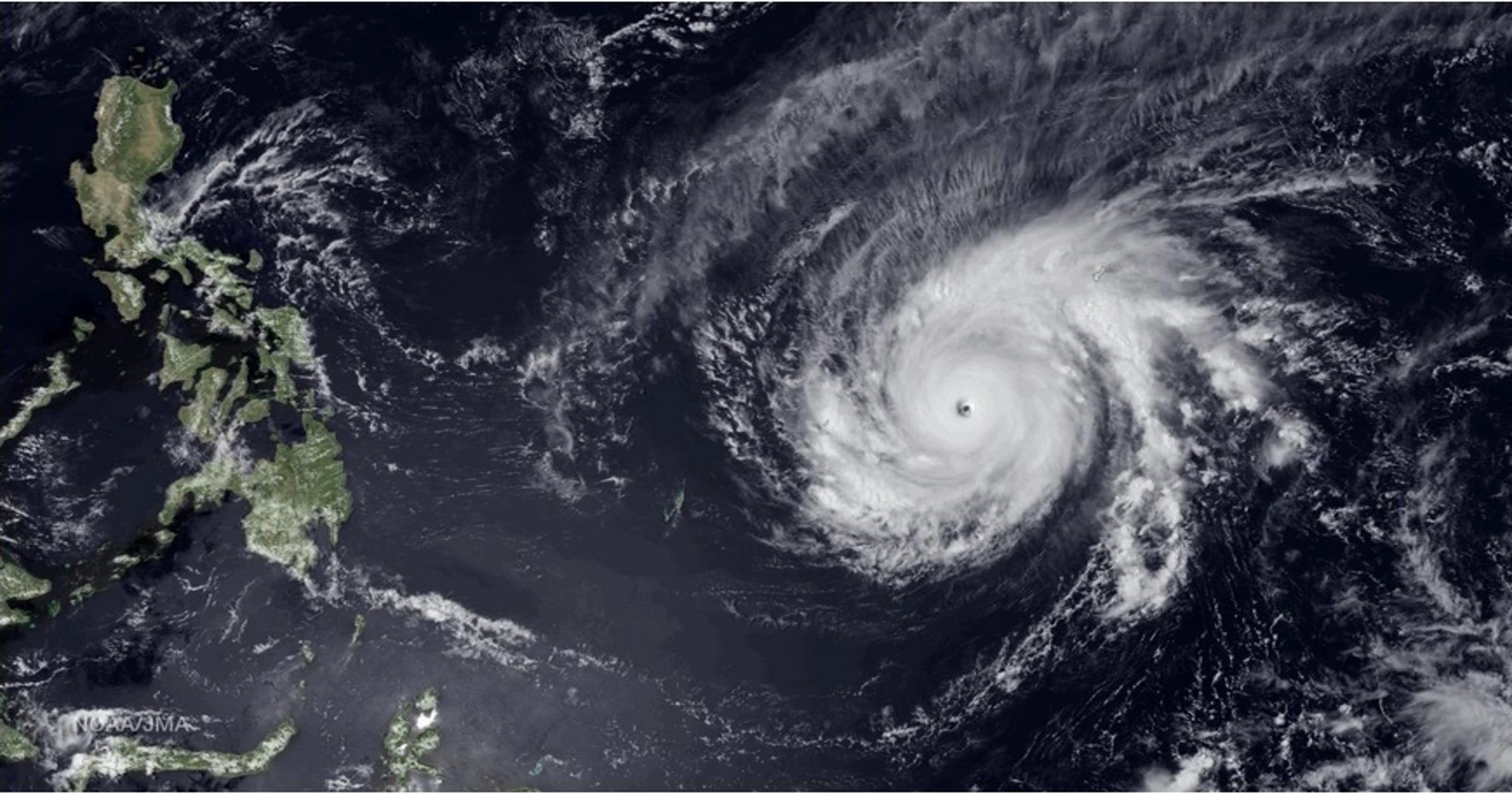 Super Typhoon Maysak roars in Pacific, eyes Philippines
