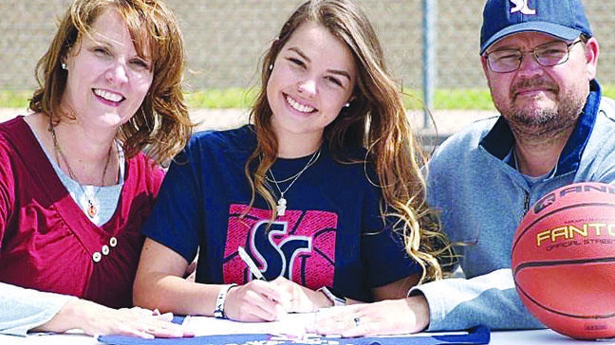 Staats To Play Basketball At Sterling College