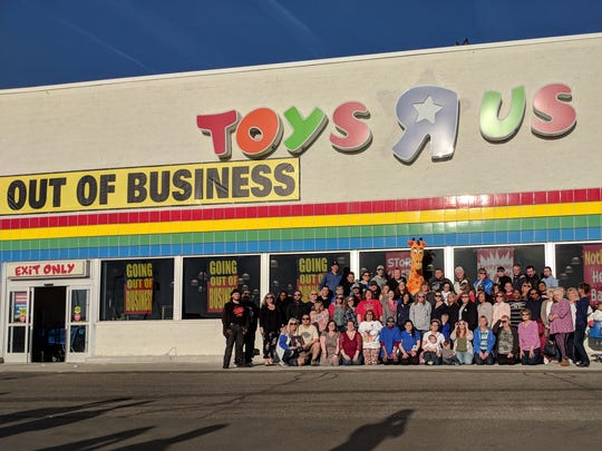 Report Toys R Us Is Planning A Comeback In Time For The Holidays
