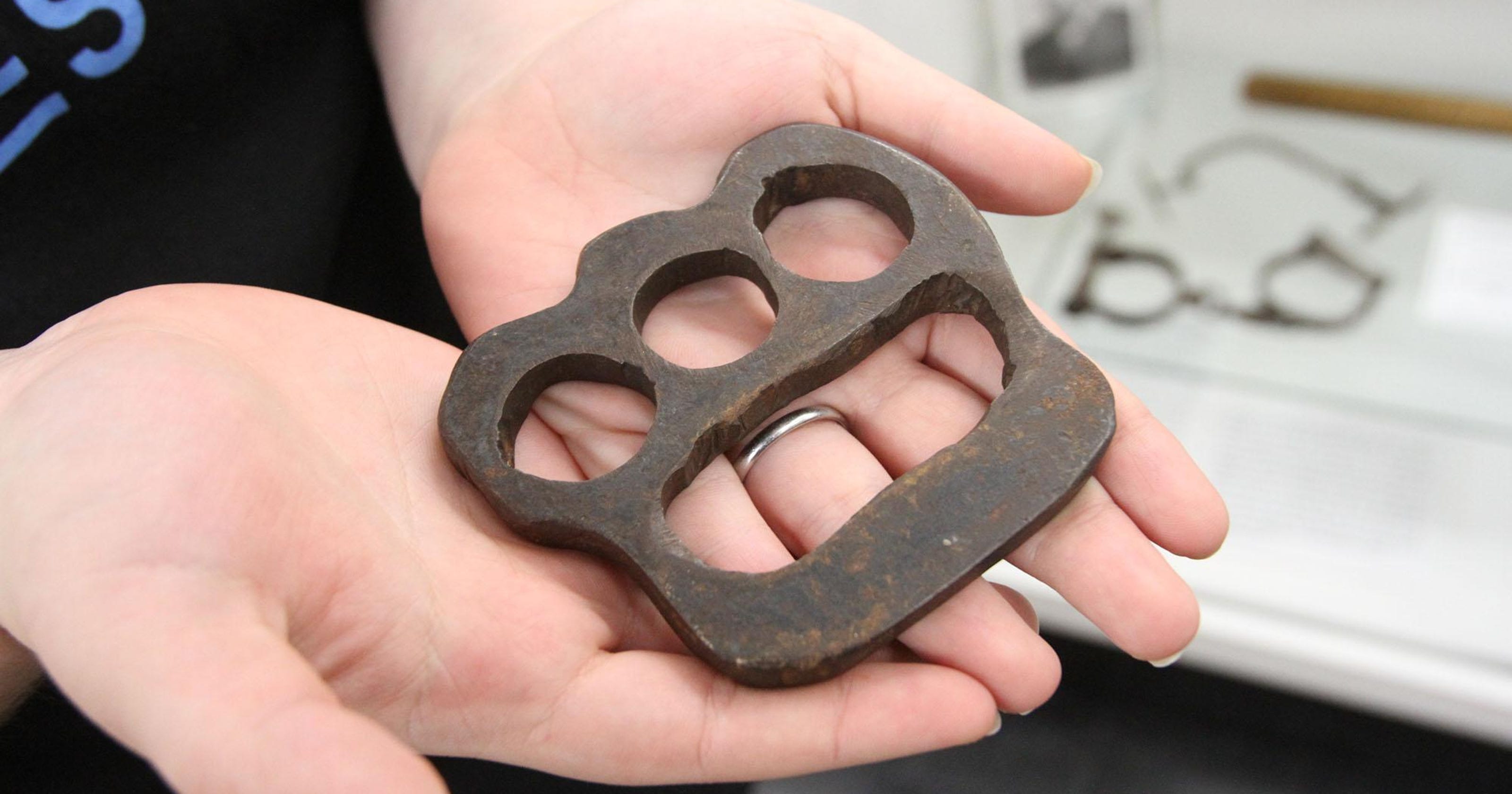 Girl reportedly uses brass knuckles to hit exfriend