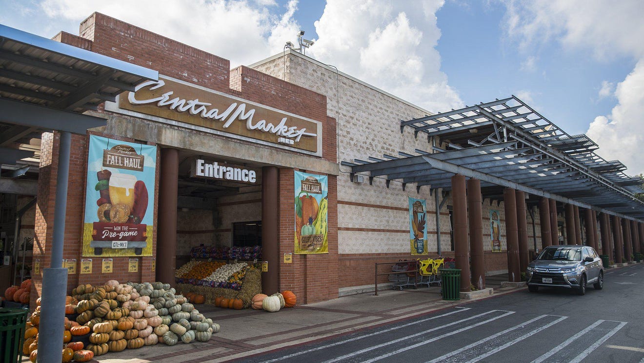 Central Market compiuto 25 anni lo scorso autunno, e l'apertura del negozio ha segnato una nuova ondata di cultura foodie a Austin.'s opening marked a new wave of foodie culture in Austin.