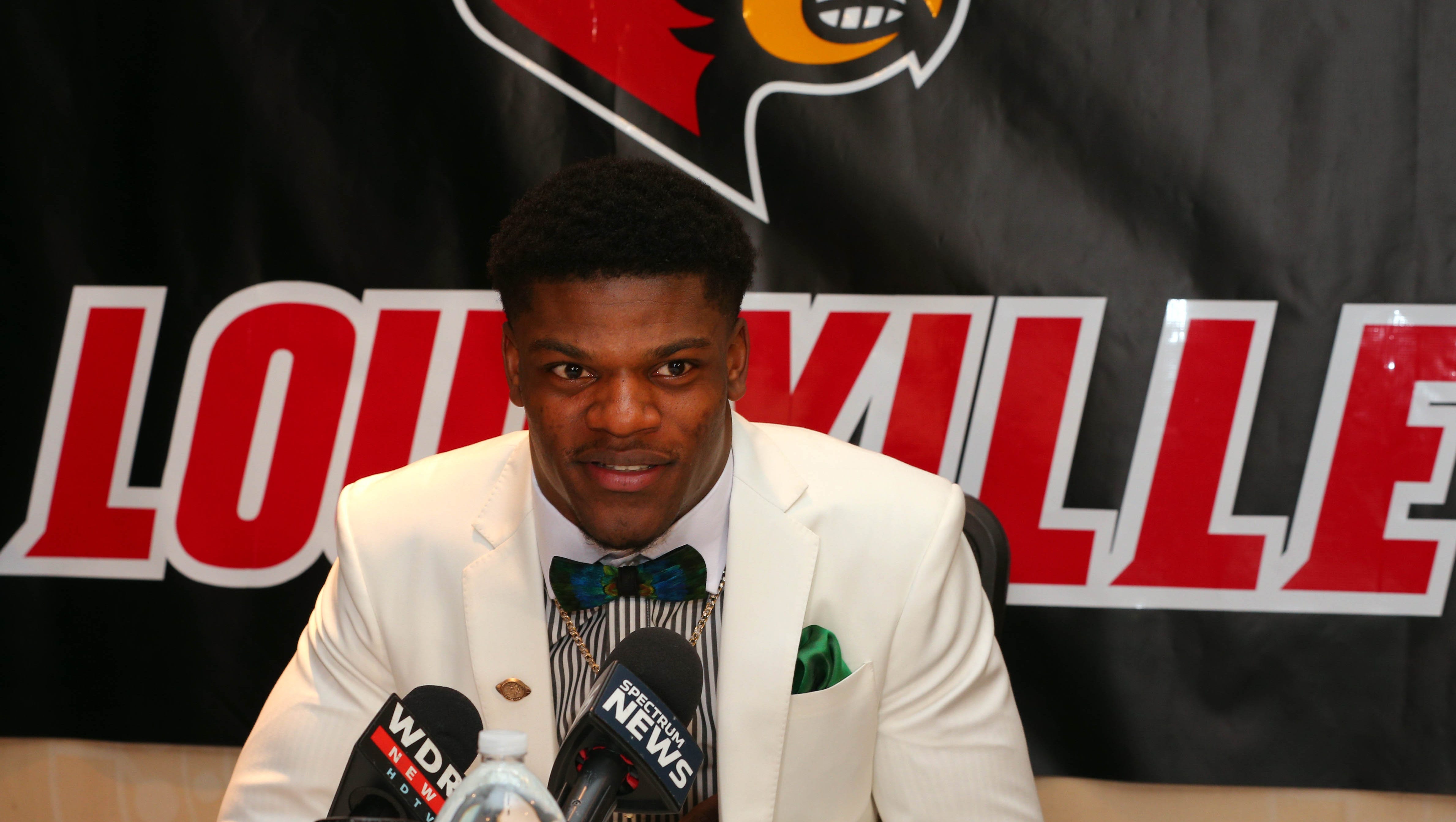 Lamar Jackson Misses Out On 2017 Heisman But Will Have Title Forever