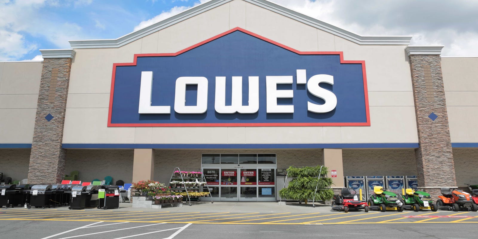 Coronavirus Lowe S Giving Employee Bonuses Hiring 30 000 Positions
