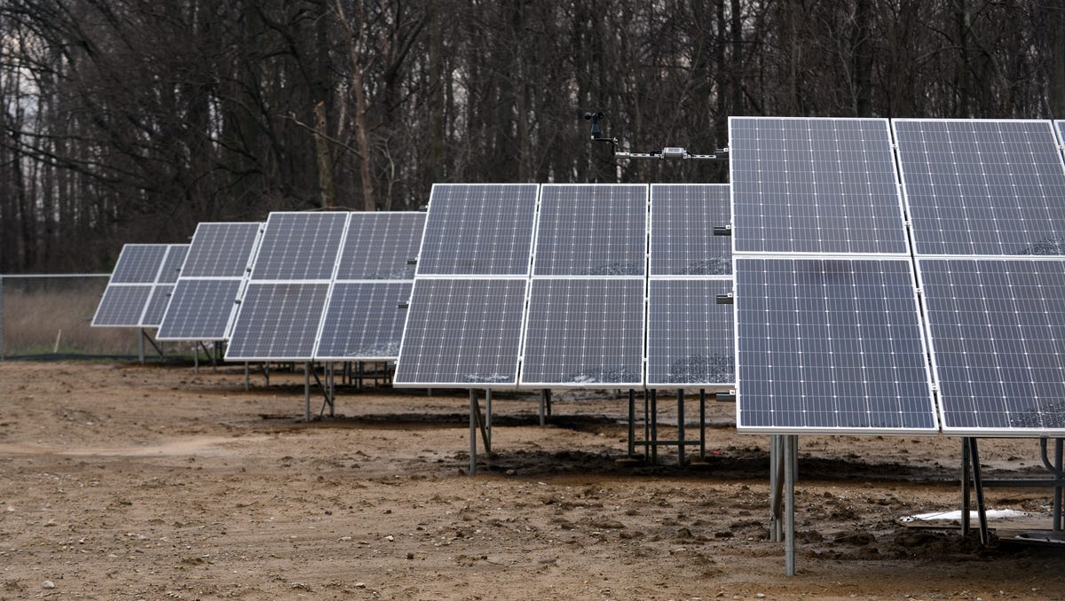 County commissioners listening to pros and cons of solar fields