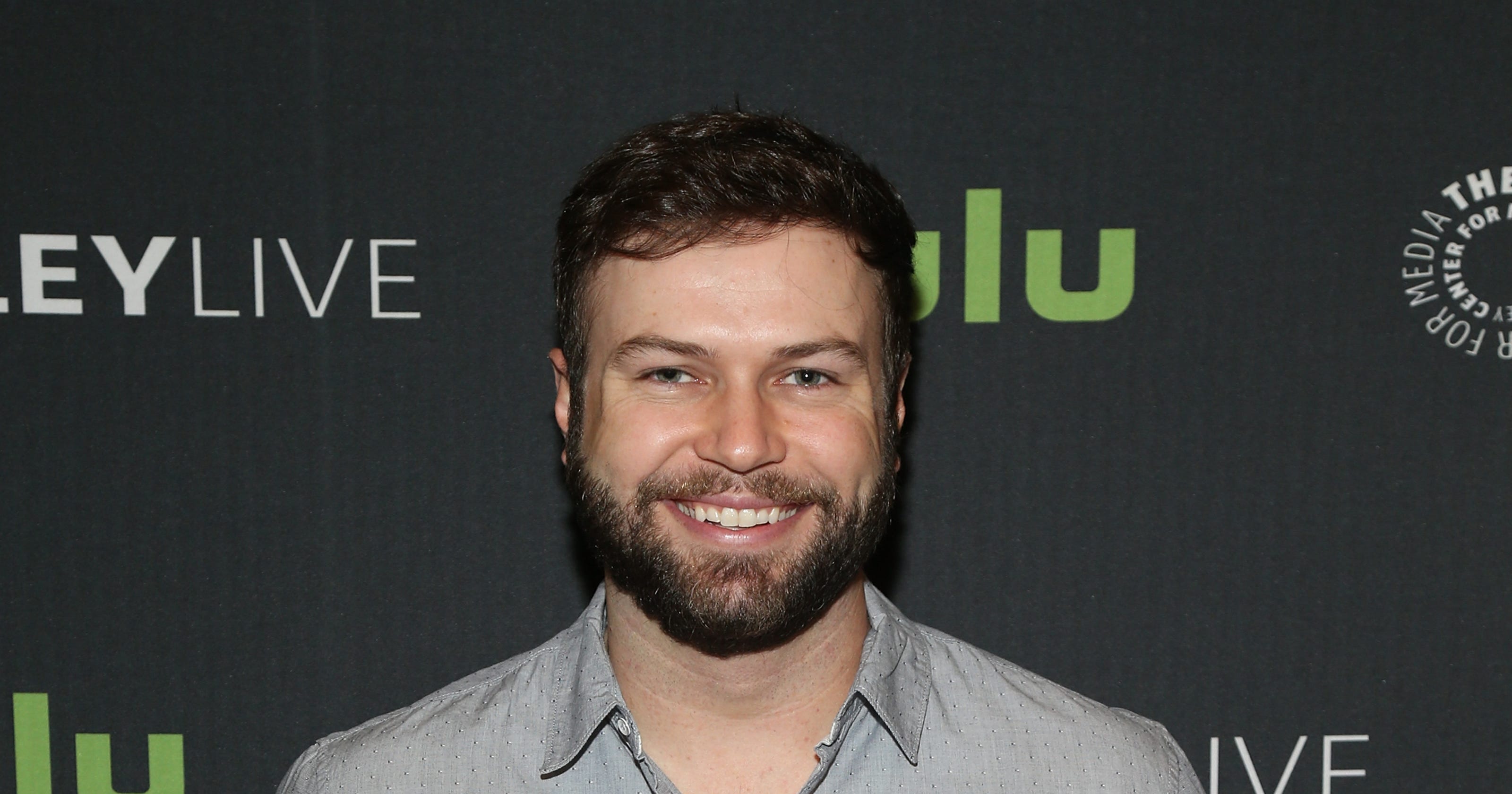 Taran Killam shows off his new 'Hamilton' threads