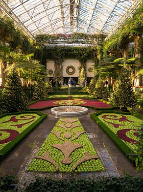 9 Things Not To Miss At Longwood Gardens Christmas