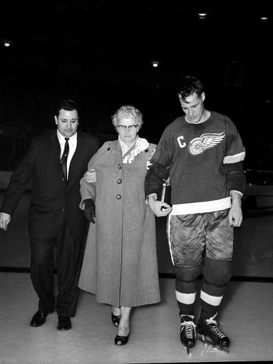 Gordie Howe with his parents in 1959.