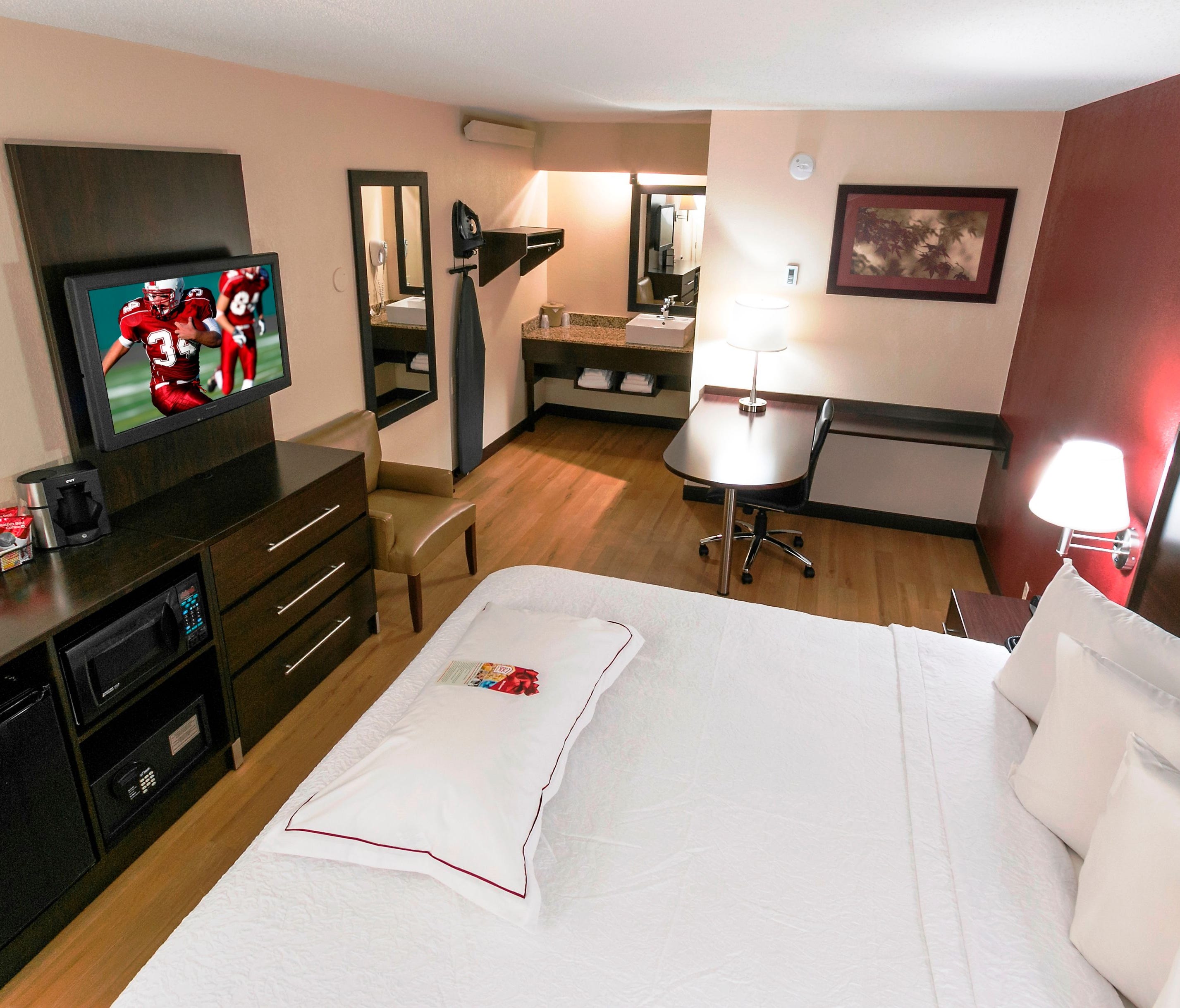Red Roof Inn is one of several hotel brands taking steps to convince travelers to book directly through its channels.