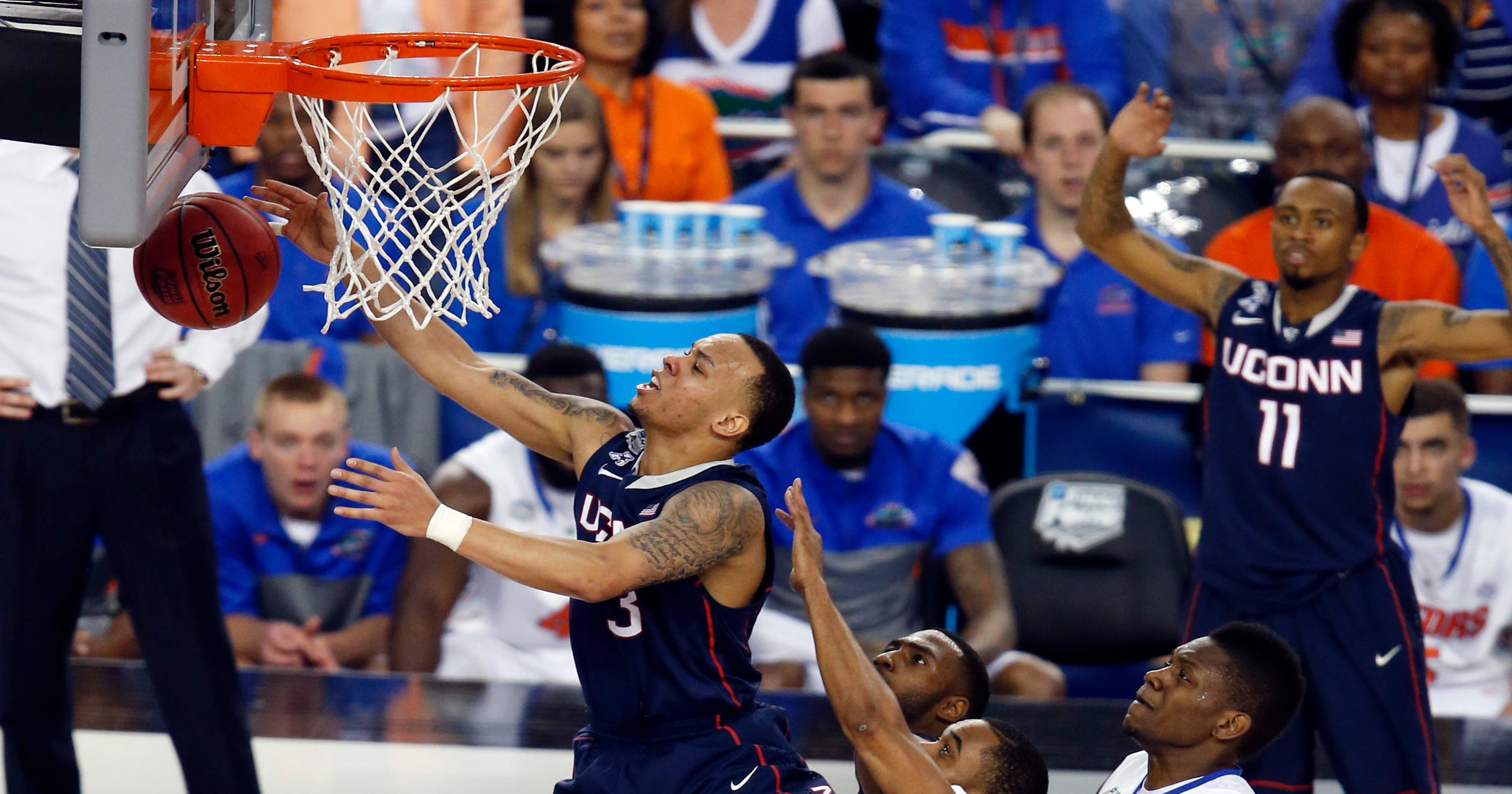 UConn wins at Final Four, ends Florida's 30-game win streak UConn wins at Final Four, ends Florida's 30-game win streak