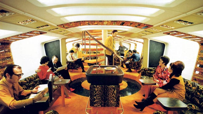 Boeing 747 first-class “Tiger Lounge” bar from the 1970s.