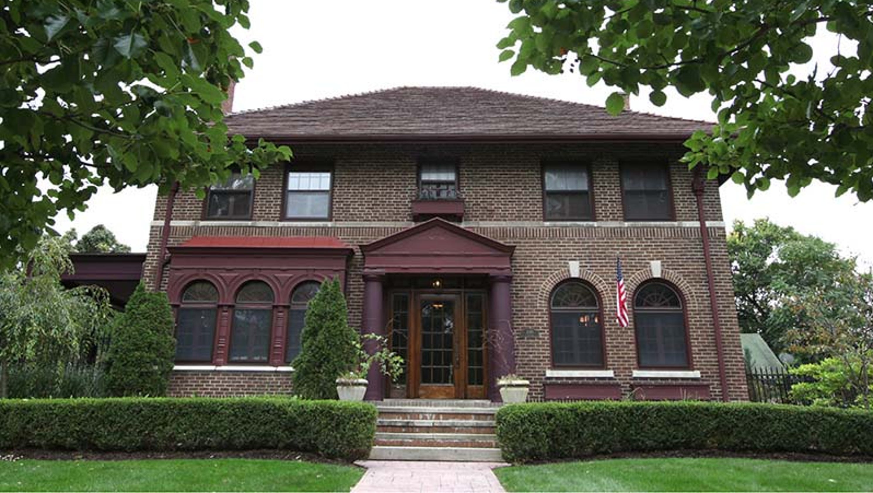 Michigan House Envy Boston Edison jewel drips of Detroit's heyday