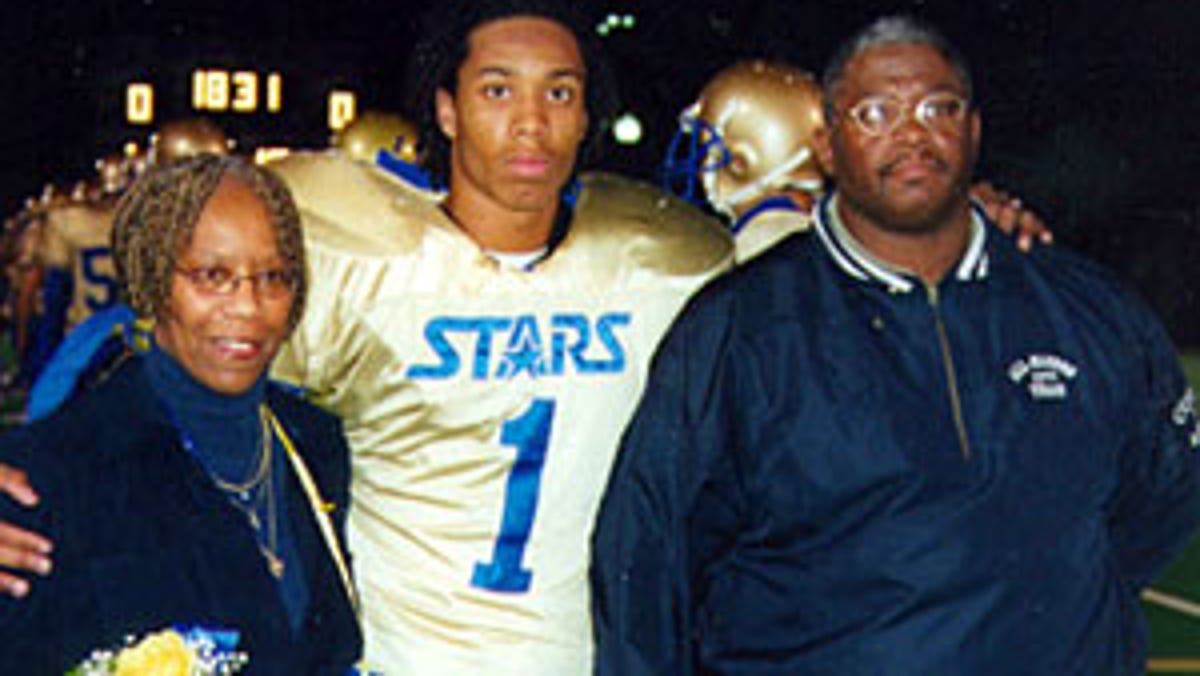 Larry Fitzgerald Gets Degree Fulfills Mother S Dying Request