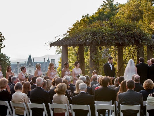 Answer Man 45 000 For A Biltmore Wedding Mystery Shipping View More Http Realitiesphotography P Us Annsleyandbrad