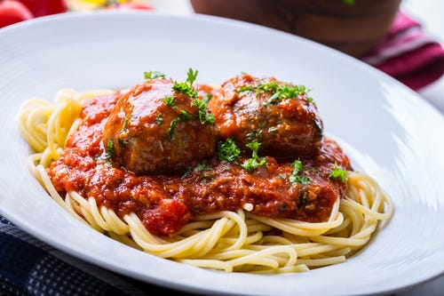 spaghetti and meatballs (photo: marianvejcik, getty images/i