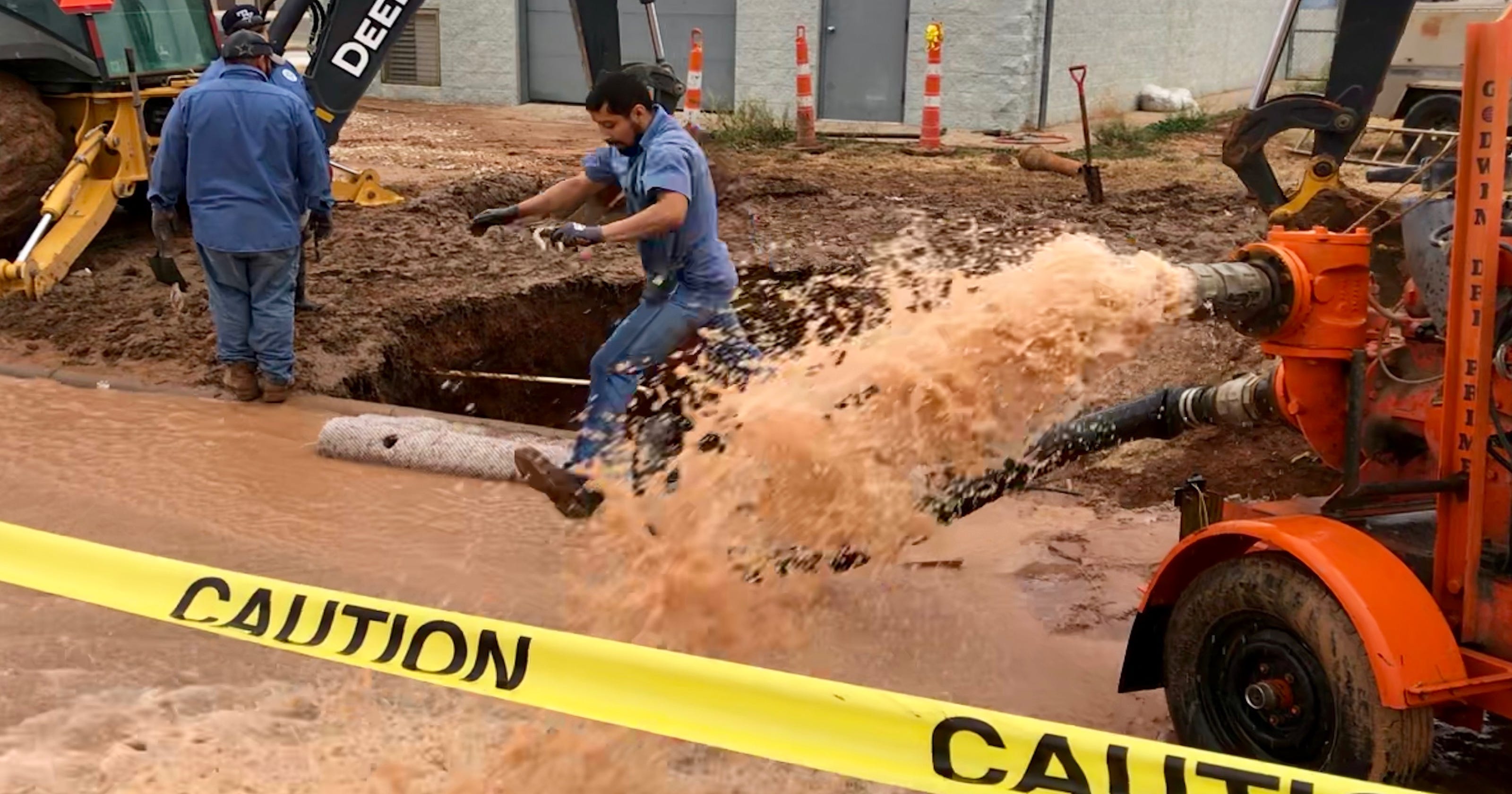 burst-san-angelo-water-pipe-leaks-for-three-days-on-southland-blvd
