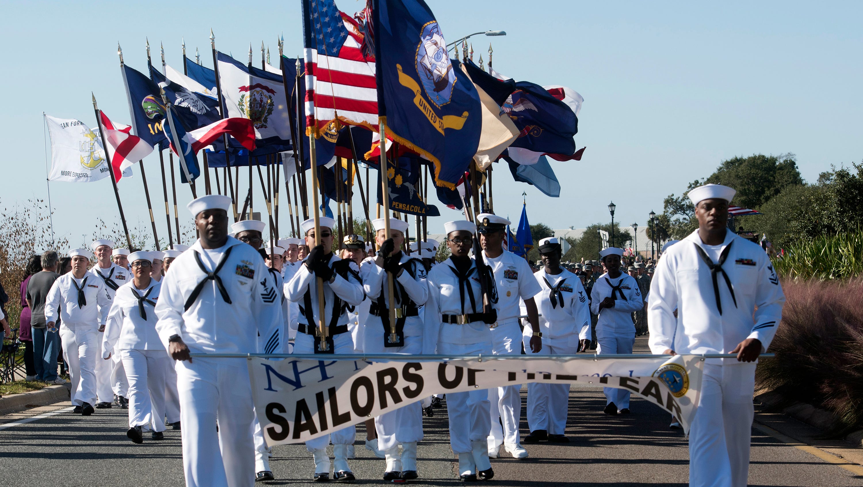 Pensacola Veterans Day Hundreds pay tribute at Wall South, parade