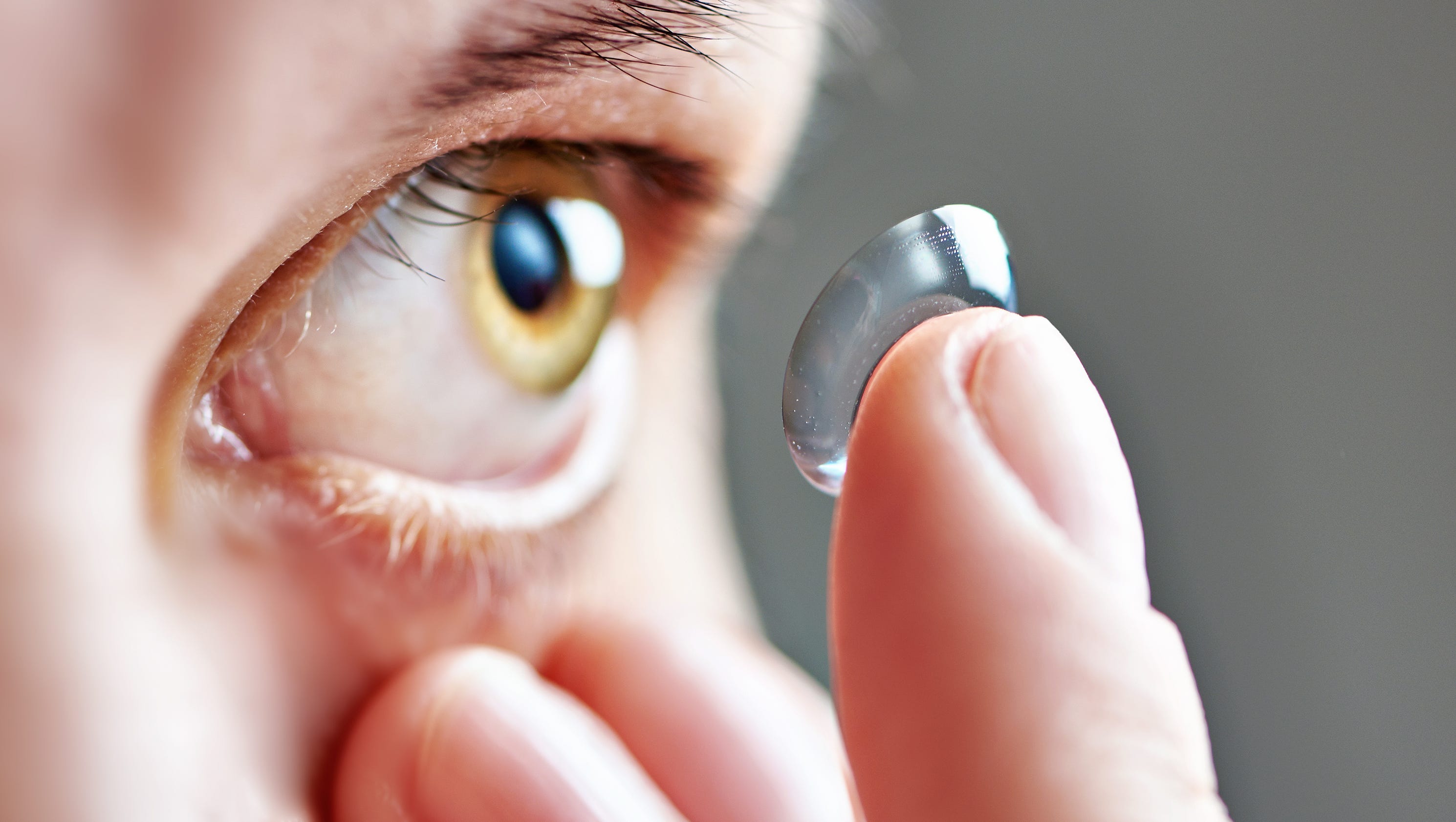 Doctors Find 27 Contact Lenses Lodged In Womans Eye Journal Reports 
