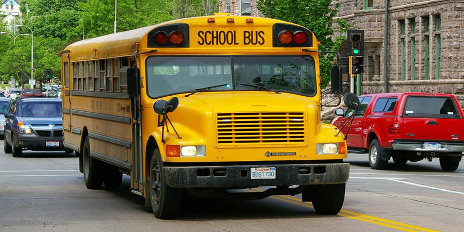 Желтый школьный автобус. Школьный автобус. Американский автобус. Жёлтый школьный автобус. Желтый школьный автобус США.