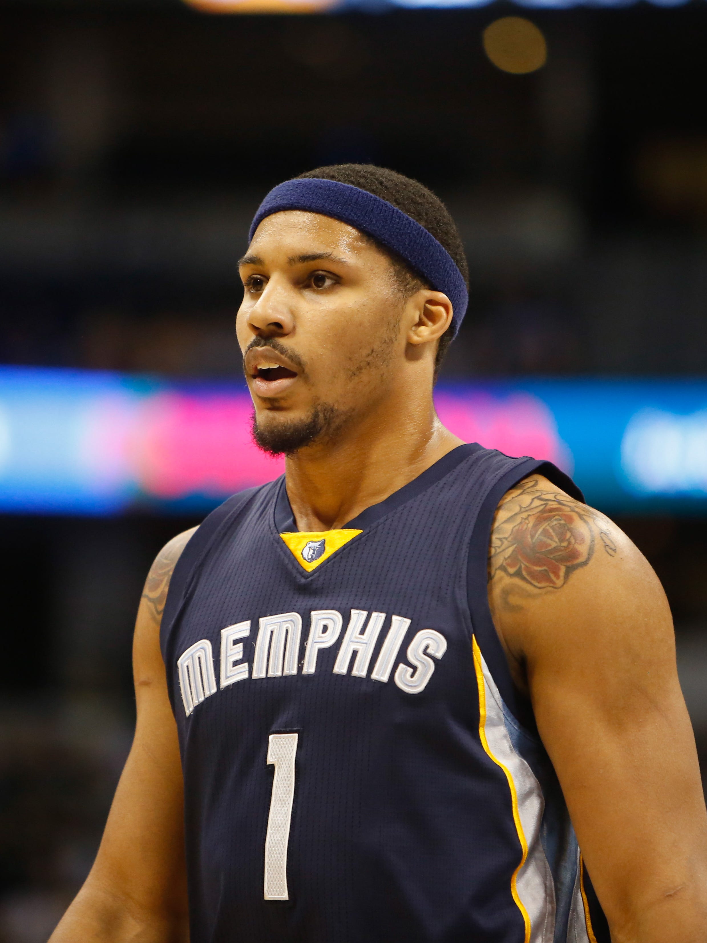 Grizzlies Waive D J Stephens Plan To Sign Jarnell Stokes